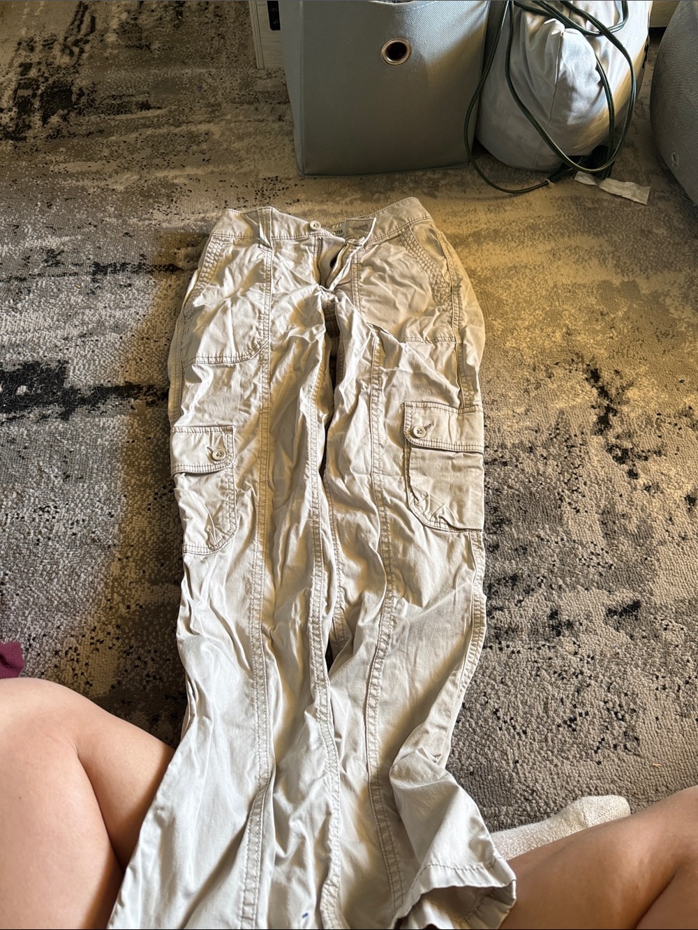 Hollister Beige Mid-Rise Relaxed Boot Cargo Pants